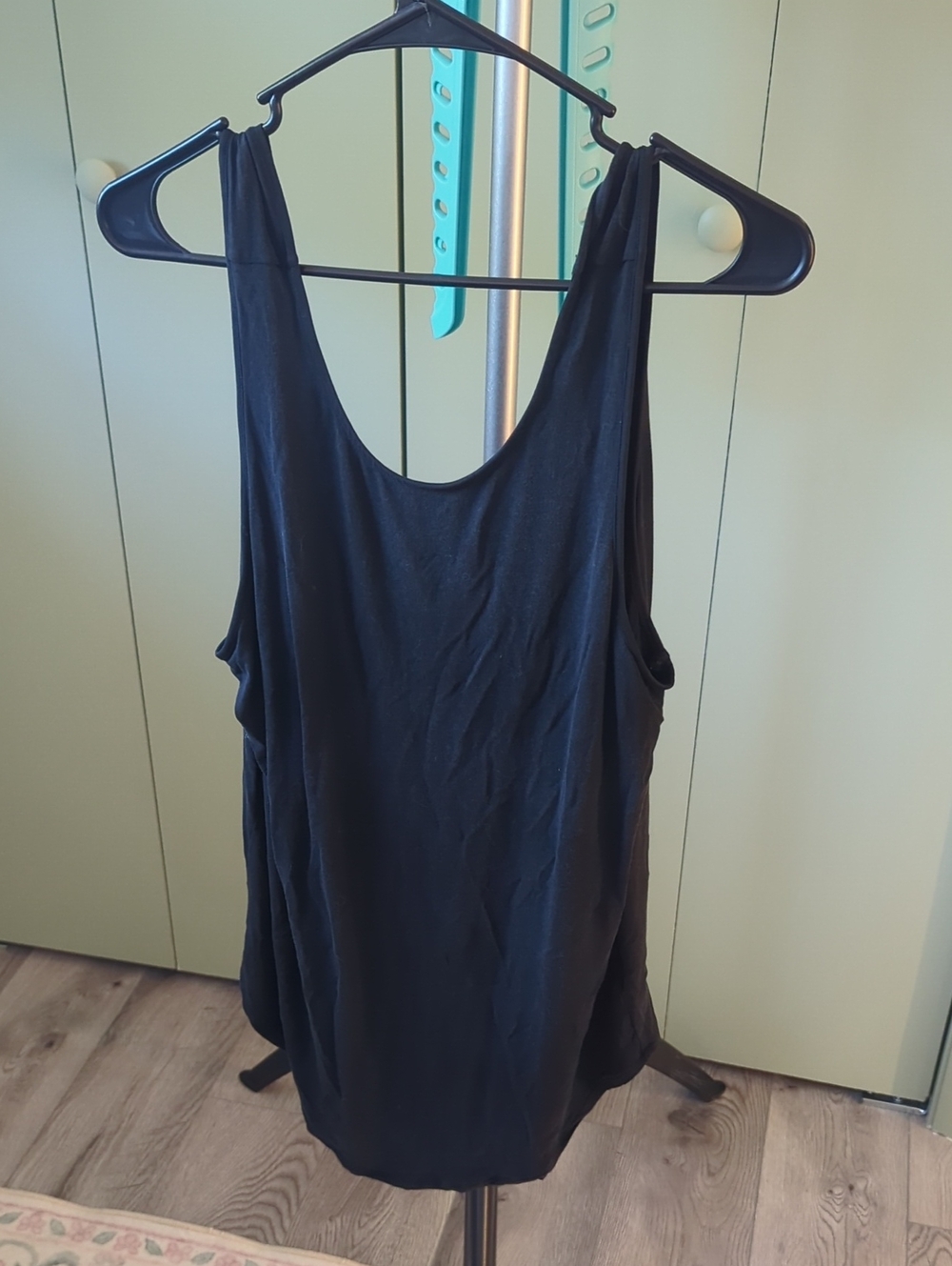 ZYIA Black Scoop Neck Tank Top